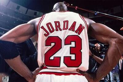 رونمایی از ساعت گران‌قیمت اسطوره NBA با یک نماد خاص