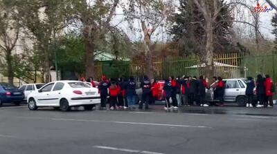 لیدرهای زن باشگاه پرسپولیس در هوای بارانی آزادی