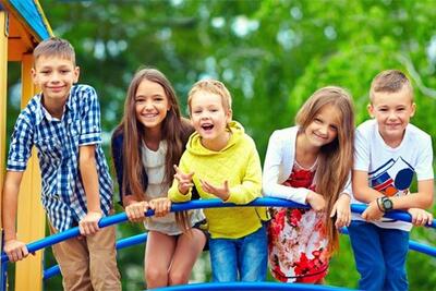 چگونه کودکی اجتماعی تربیت کنیم؟ / ۷ راهکار طلایی برای تربیت کودک اجتماعی