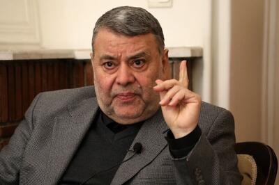 پسر امام خمینی در قم فوتبال بازی می‌کرد؛ احمدآقا به رهبر انقلاب گفت، «با انتخاب شما دنیا عقب افتاد»