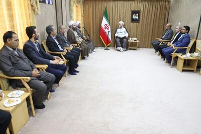 تاکید امام جمعه زاهدان بر لزوم مشارکت اهل سنت در فعالیت‌های اوقاف