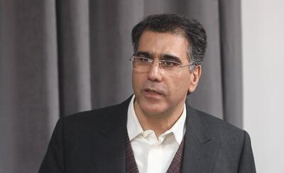 واکنش علیرضا معزی به برکناری معاون پزشکیان با کنایه به قالیباف
