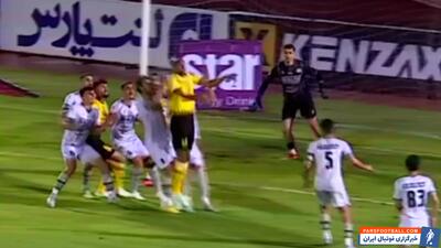 اعلام پنالتی مشکوک برای سپاهان توسط VAR - پارس فوتبال
