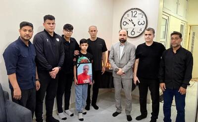 حضور یحیی گل محمدی در منزل بازیکن فقید فوتسال - پارس فوتبال