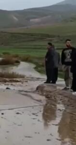 سیل محور سردشت مهاباد را مسدود کرد / تخریب بخشی از جاده + فیلم
