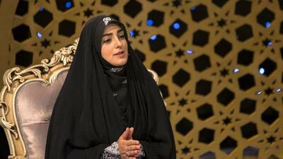 رونمایی ستاره سادات قطبی از مانتوی جدیدش/خانم مجری کلکسیونی از مانتو و روسری داره