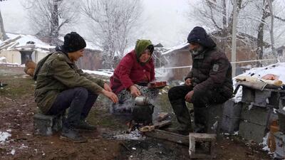 زمان پخش و تکرار سریال ماه بالای سر آبادی از شبکه ۲