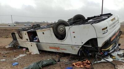 واژگونی مینی‌بوس حامل ۲۶ دانش‌آموز در مسیر ملکان _ بناب