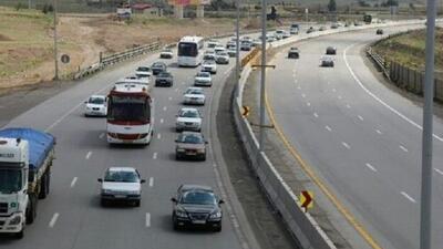 بارش باران در جاده‌های ۱۷ استان؛ ترافیک در برخی از محور‌های مواصلاتی