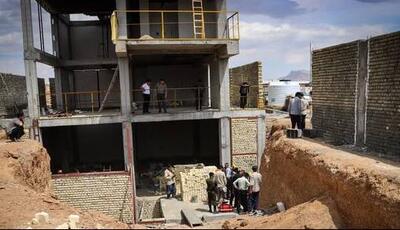 نجات معجزه‌آسای کارگر مدفون‌شده در دل چاه
