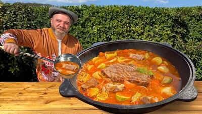 غذای روستایی در آذربایجان؛ پخت غذای مکزیکی با گوشت و سبزیجات (فیلم)