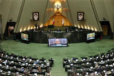 انتقاد نماینده مجلس از دوگانگی تعطیلی پنجشنبه‌ها در کشور