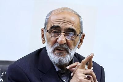 استقبال شریعتمداری از برکناری دبیری: دست مریزاد! شروع خوبی است