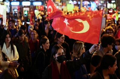 دُم خروس TRT  بیرون زد!
