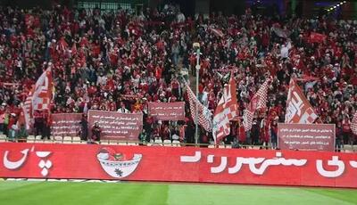 بنرهای فرهنگی در دست هواداران زن پرسپولیسی - سبک ایده آل