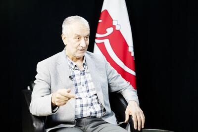 از فوتبال  و  ریاست، تا  اقتصاد و سیاست  با مرد همیشه‌خندان