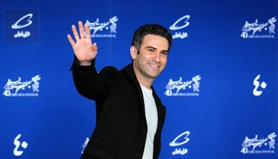 هوتن شکیبا در کنار محمد شیری و بابک حمیدیان در پشت صحنه تاسیان