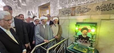 حضور عارف بر مزار شهید رئیسی