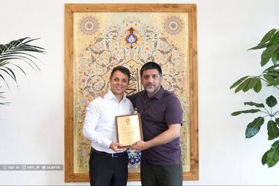 رنگرز لوح بهترین مربی را از دبیر گرفت