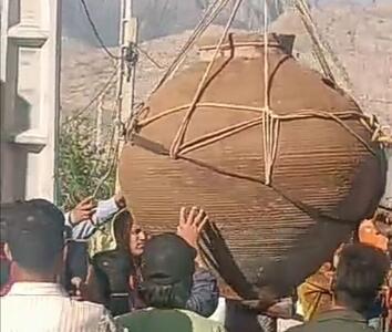 خمره کشف‌شده در ارسنجان به تخت جمشید منتقل شد