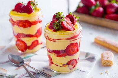 طرز تهیه دسر تیرامیسو توت فرنگی؛ یک دسر میوه ای بسیار خوشبو و خوش طعم