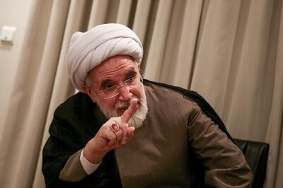 بیانیه‌های سیاسی مهدی کروبی را چه کسانی می‌نویسند؟