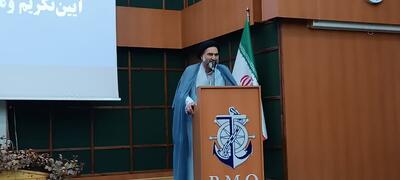 مسئولان باید در جلسات خصوصی مور نقد قرار گیرند