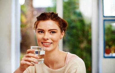 نیم‌ساعت قبل غذا آب بخورید معجزه می‌کند