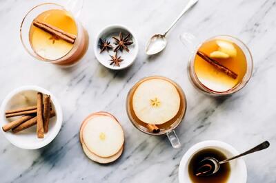 نوشیدنی کافه‌ای به سبک خانگی با عطر بهار؛ کم‌هزینه و دلپذیر