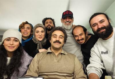 بازیگران پایتخت 7 در اتاق گریم | عکس