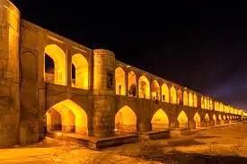 دیوار نویس سی و سه پل شناسایی شد