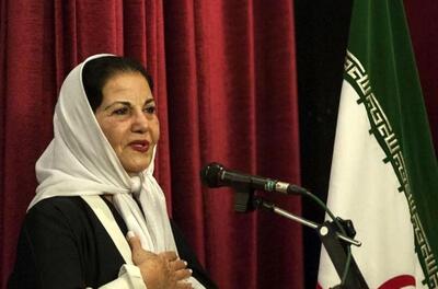 عکس/پوری بنایی در کنار اسب محبوب‌اش در دهه ۵۰