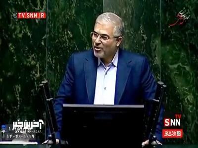 واکنش طنزآمیز نمایندگان مجلس به شعرخوانی پیمان فلسفی؛ به‌به! احسنت!