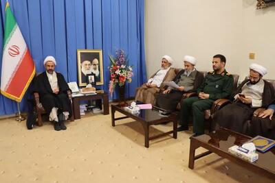 تقویت بسیج طلاب، کلید مقابله با هجمه‌های فرهنگی دشمن است/ شورای نهادهای حوزوی تشکیل شود