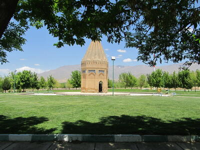 راه‌های جذب و ماندگاری گردشگران در شهر جهانی گردو