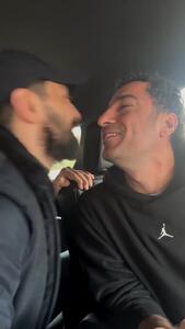 سورپرایز بهرام افشاری در آمریکا برای نوید محمدزاده؛ دست روبوسی بهرام رادان بعد از شنیدن خبر!
