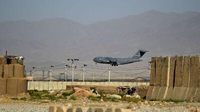 طالبان کنترل پایگاه هوایی «بگرام» را در اختیار آمریکا قرار داد
