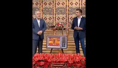 پنجاه و هشتمین سال تولد مهران مدیری؛ یادآوری جشن تولد پنجاه سالگی با حضور عادل فردوسی‌پور در برنامه دورهمی