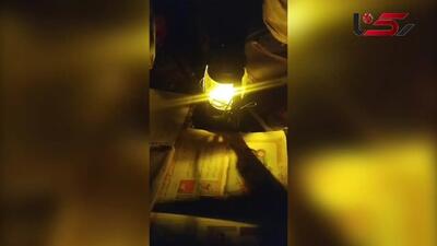 دانش آموزان این روستا زیر نور چراغ نفتی مشق می نویسند / چند پنل‌های خورشیدی بزرگ؛ راه نجات روستا از تاریکی و بی آبی است + فیلم