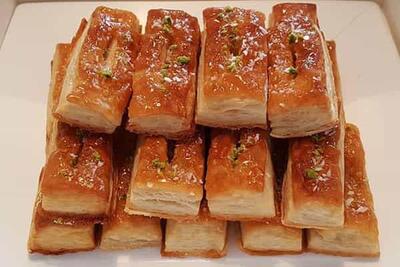ساده ترین روش تهیه شیرینی زبان خانگی خوشمزه با خمیر هزارلا! - آینه فردا