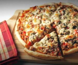 طرز تهیه “پیتزا مخلوط” خانگی و خوشمزه + نکات تکمیلی - آینه فردا