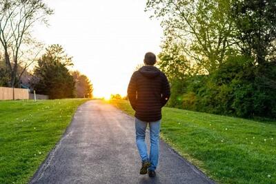 اهمیت گرم کردن بدن پیش از پیاده‌روی - آینه فردا