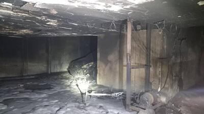 آتش‌سوزی ساختمان مسکونی در تهران با ۱۹ مصدوم؛ 7 خودرو و موتورسیکلت در آتش سوخت