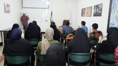 برگزاری کارگاه آموزشی داستان نویسی در یاسوج