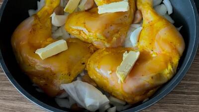 طرز تهیه مرغ یخنی مشهدی با پیاز کاراملی و راز خوشمزه شدنش / مرغ مشهدی طرز تهیه