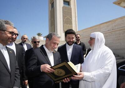 بازدید وزیر امور خارجه جمهوری اسلامی ایران از مسجد جامع الجزایر