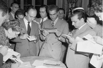 اوضاع روح و روان شاه به روایت سیا