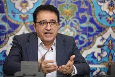 ایرانی‌ها باید به پوشش، زبان و هویت خود افتخار کنند