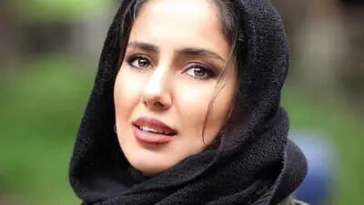 دابسمش رپ خوانی بازیگر زن سینما در ماشین لاکچری اش/ویدیو