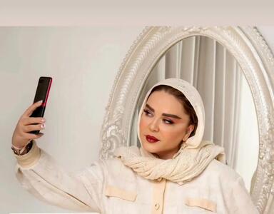 ویدیویی عجیب از بهاره رهنما با لباس تور مشکی و گل رز همراه با گویندگی